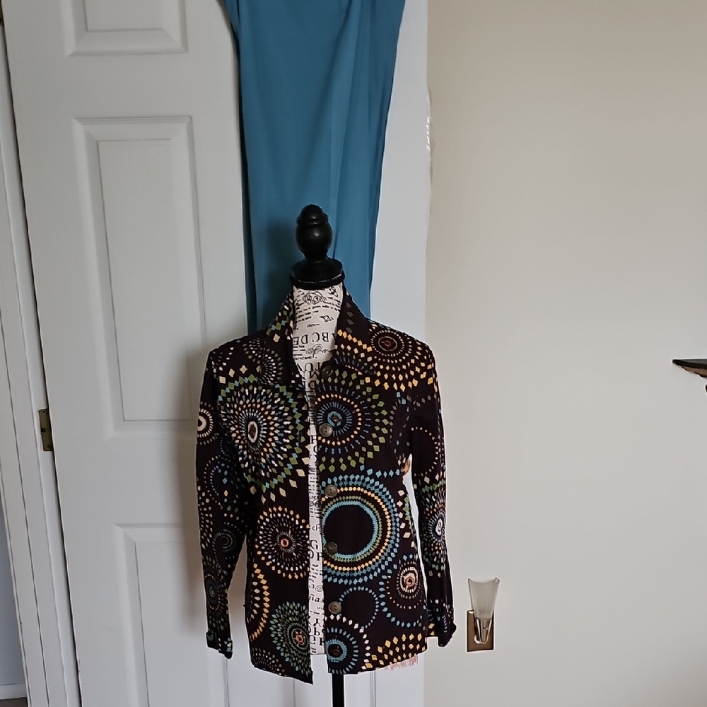 Colorful Patterned Women's Jacket With Matching Capris Panrs